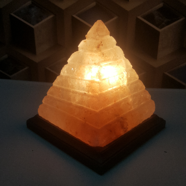 himalayan pyramid lamp (large cut) with light